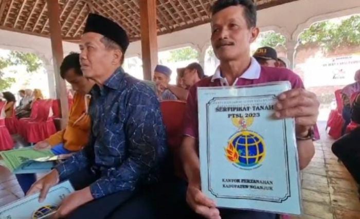 Desa Pace Wetan Kecamatan Pace Kondusif Dalam Penyerahan Sertifikat