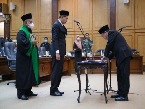 Rapat Paripurna PAW DPRD Sidoarjo Rizal Fuadi Resmi di Lantik Gantikan Musawwimin