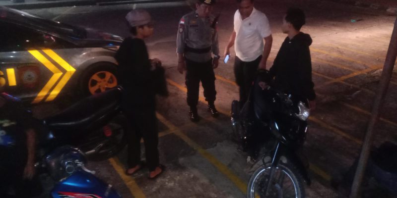 Patroli Polsek Lubuk Baja Sampaikan Himbauan Kamtibmas Kepada Masyarakat