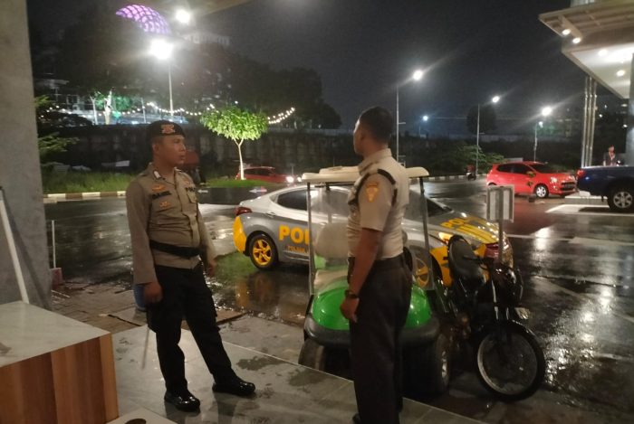Patroli Polsek Lubuk Baja Sampaikan Himbauan Kamtibmas Kepada Masyarakat