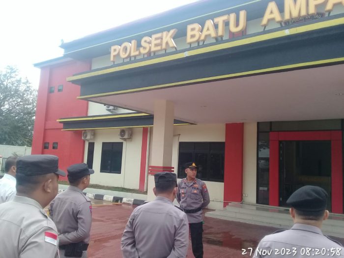 Wakapolsek Batu Ampar Iptu Raden Bimo Dwi Lambang Pimpin Apel Pagi
