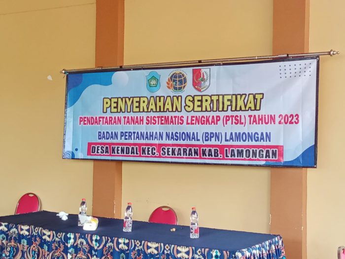 Pembagian Sertifikat Di Balai Desa Kendal Kecamatan Sekaran