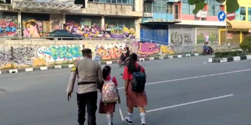 Polsek Lubuk Baja Gelar Kegiatan Pengaturan Jalan Strong Poin Pagi
