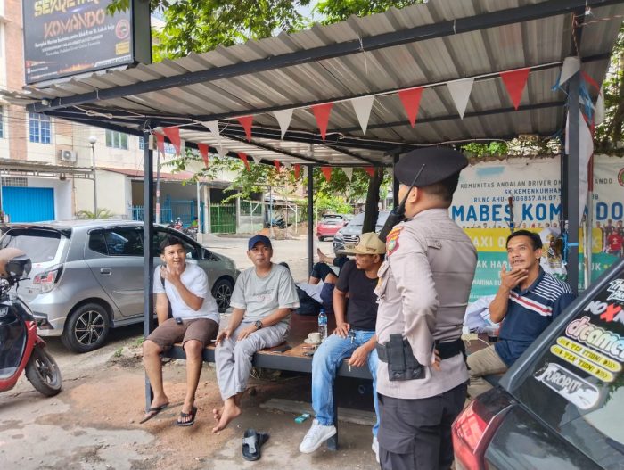 Patroli Polsek Lubuk Baja Sampaikan Himbauan Kamtibmas Kepada Masyarakat