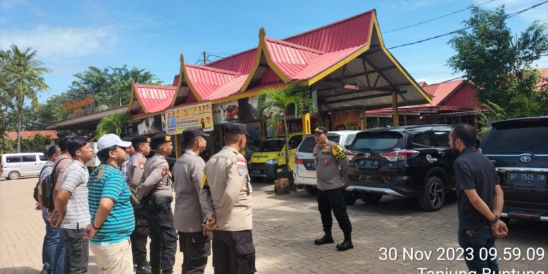 Ciptakan Situasi Kondusif Kapolsek Bengkong Pimpin Pengamanan Giat DPD Partai Golkar Persiapan Pemilu Kota Batam