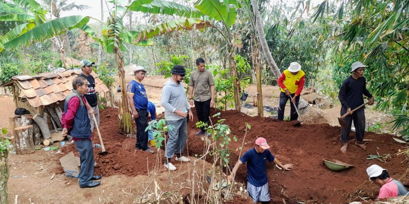 Akibat Terjadinya Longsor  Warga Dusun III Alihkan Aliran Irigasi Blok Cicurug