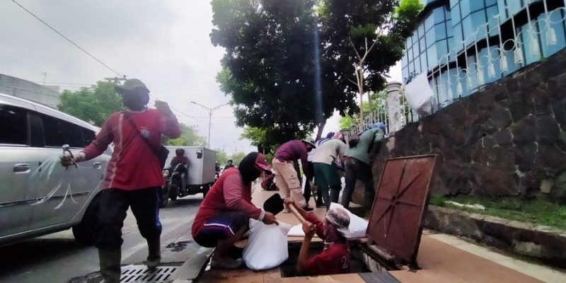 DSDABM Surabaya Siapkan Unit Reaksi Cepat Antisipasi Genangan Saat Hujan
