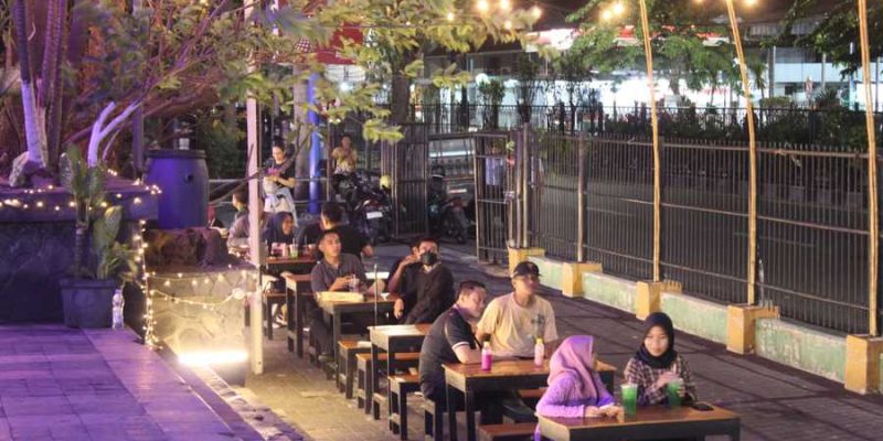 Ada Live Music Nya Yuk Kulineran Di senja Surya 2.0 Di Pasar Wonokromo