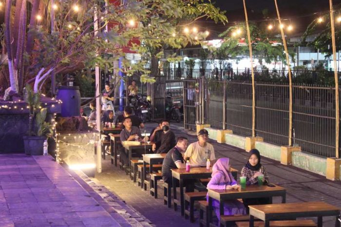 Ada Live Music Nya Yuk Kulineran Di senja Surya 2.0 Di Pasar Wonokromo