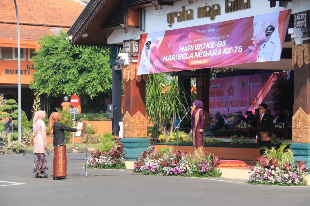 Pemkab Mojokerto Gelar Upacara Peringatan Ke-95 Hari Ibu Dan HBN Ke-75 Tahun 2023