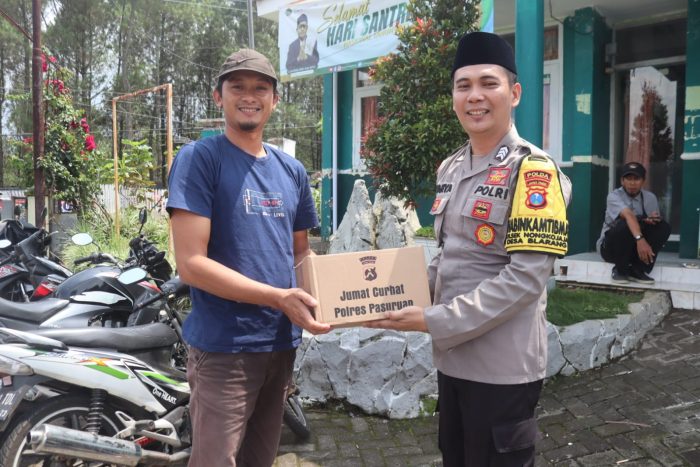 Dengarkan Keluhan Masyarakat, Polres Pasuruan Gelar Jum’at Curhat Dan Bakti Sosial