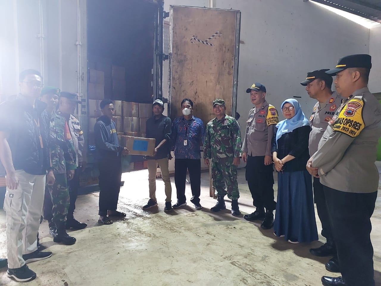 Polisi Perketat Gudang Penyimpanan Logistik KPU Kabupaten Pekalongan