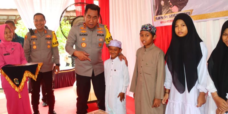 Kunker di Polres Katingan, Kapolda Kalteng Bagikan Tali Asih