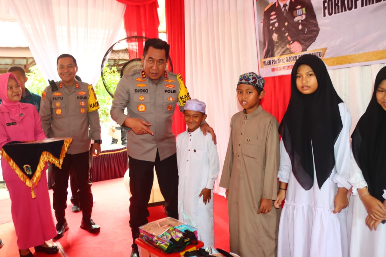 Kunker di Polres Katingan, Kapolda Kalteng Bagikan Tali Asih