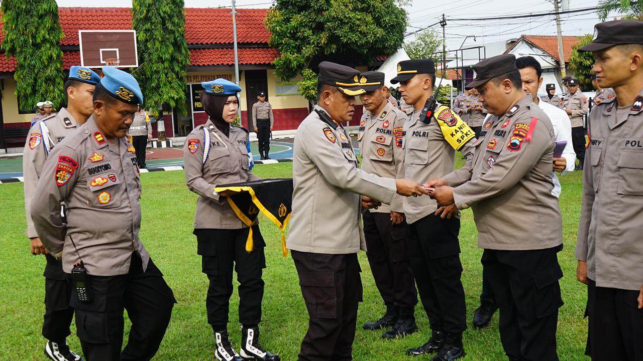 Wujudkan Netralitas Polri, Polisi dibekali Buku Saku