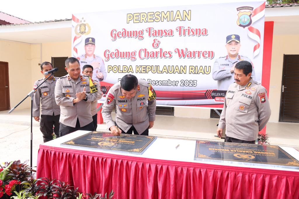 Wujud Komitmen Polisi, Kapolda dan Wakapolda Kepri Resmikan Gedung Tansa Trisna dan Charles Warren