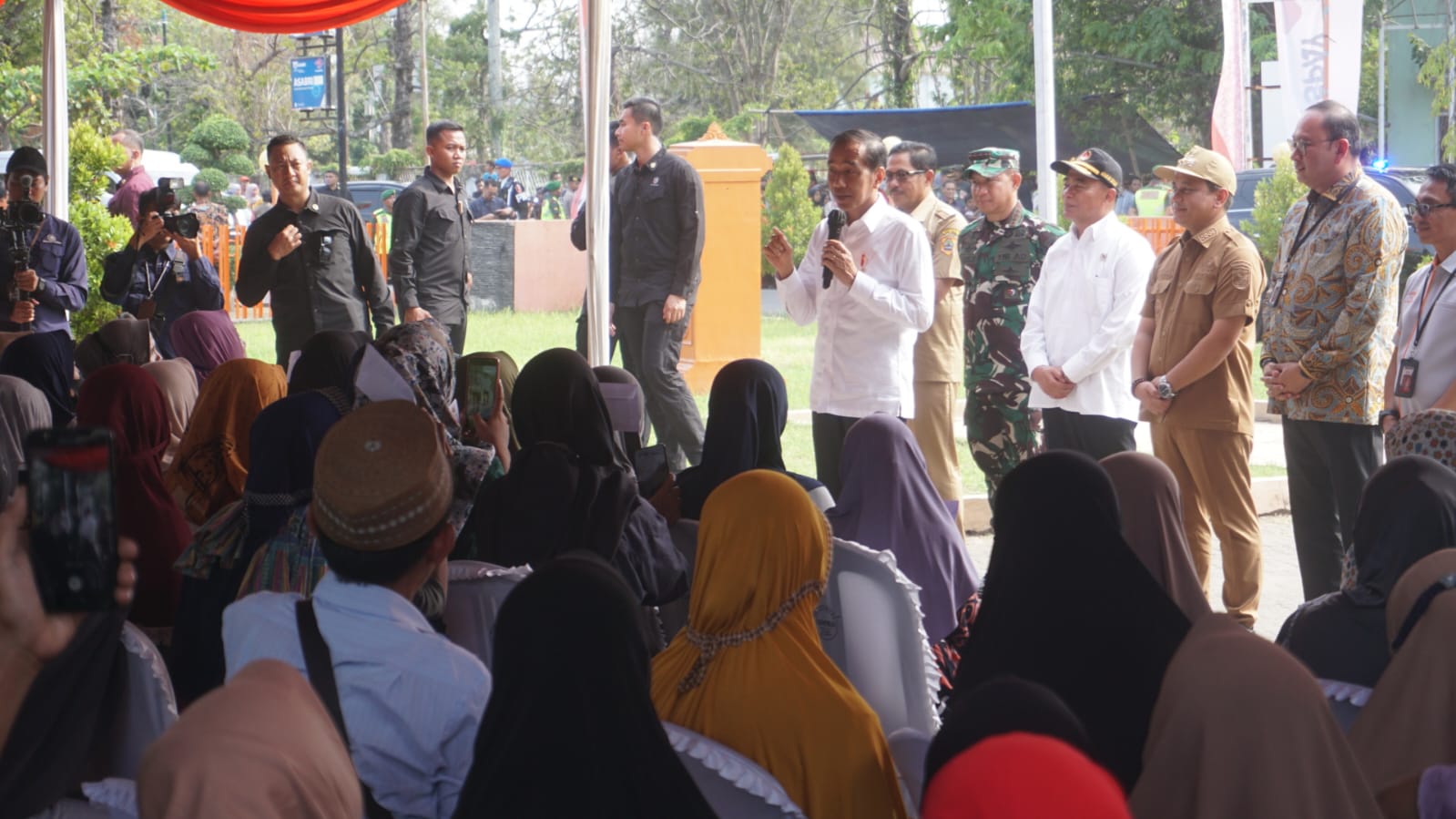 Presiden Jokowi Monitoring Langsung Penyaluran BLT El-Nino Ratusan KPM di Kota Pekalongan