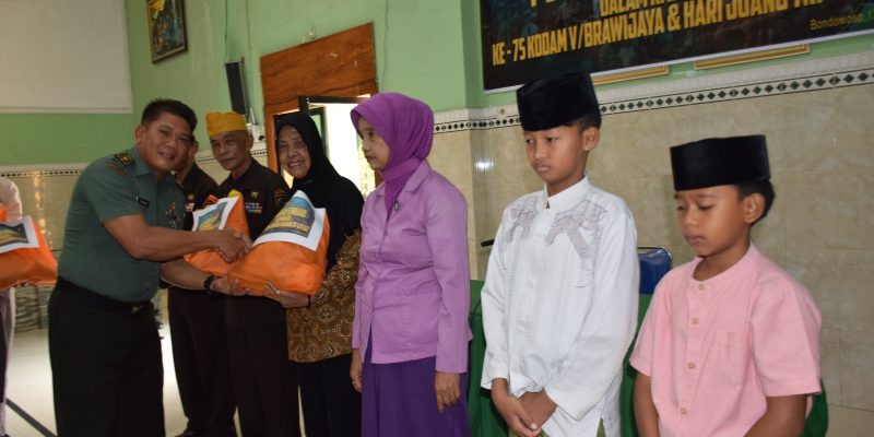 Sambut HUT ke 75 Kodam V Brawijaya dan Hari Juang TNI ke 78 th 2023, Kodim 0822 Bondowoso Berbagi Sembako