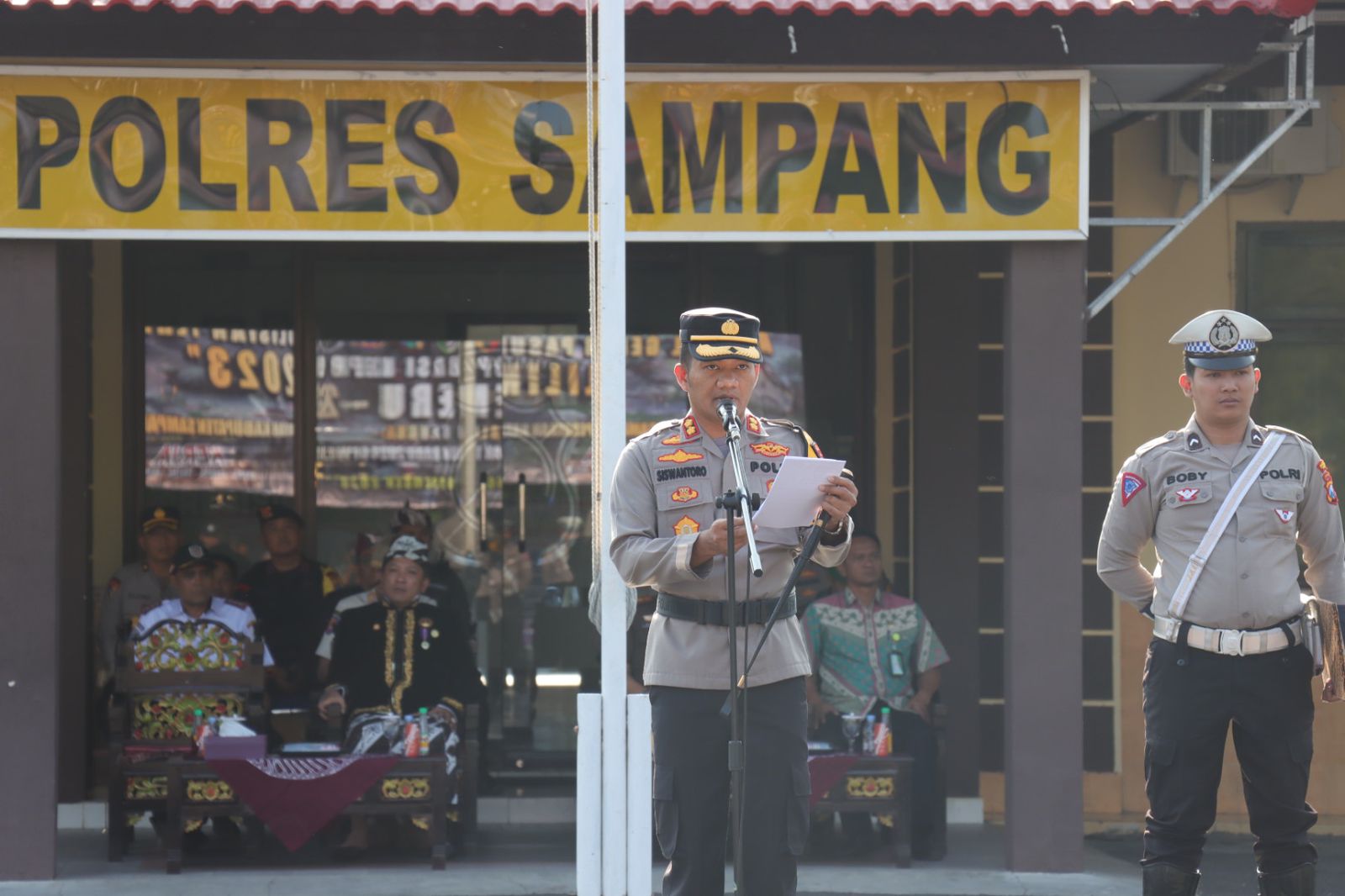 Jelang Nataru, Polres Sampang Gelar Apel Pasukan Operasi Lilin Semeru 2023