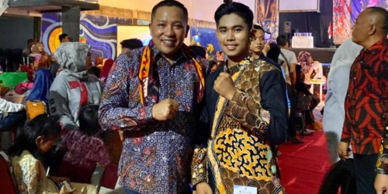 Abdul Rahman Walid Dari Sampang Raih Juara Harapan 3 Lomba Glamor Of Batik Madura 2023