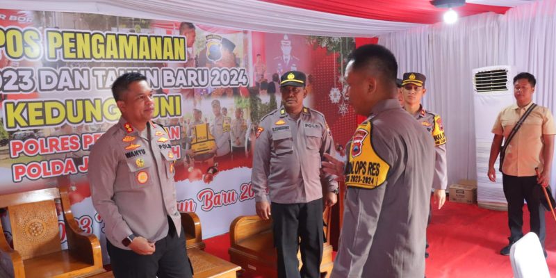 Pastikan Peringatan Natal Aman, Kapolres Pekalongan Cek Kesiapan Pos Pengamanan Operasi Lilin Candi 2023