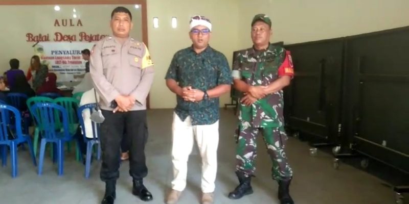 Babinsa Koramil 0822/01 Dan Tiga Pilar Desa Pejaten Dampingi Penyaluran BLT DD