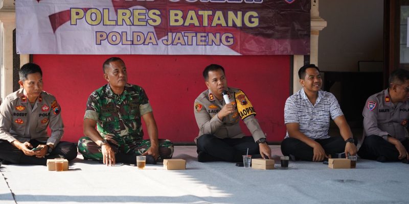 Dialog Kamtibmas : Jumat Curhat Polres Batang di Pendopo Kelurahan Watesalit