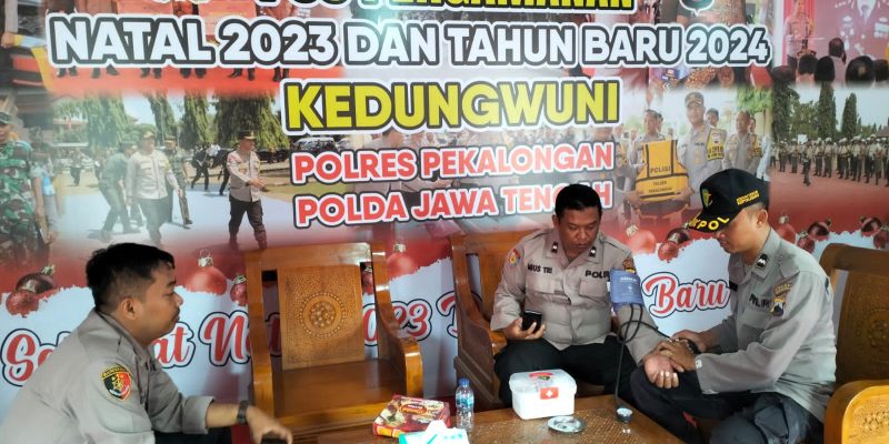 Sub Satgas Dokkes Polres Pekalongan Berikan Dukungan Kesehatan Kepada Anggota Pengamanan Operasi Lilin Candi 2023