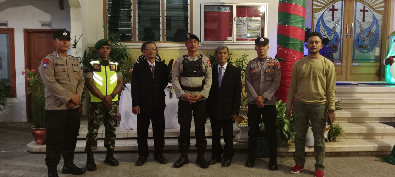 Sinergitas Kodim 0822 Dan Instansi Terkait Dalam Pengamanan Ibadah Malam Natal 2023