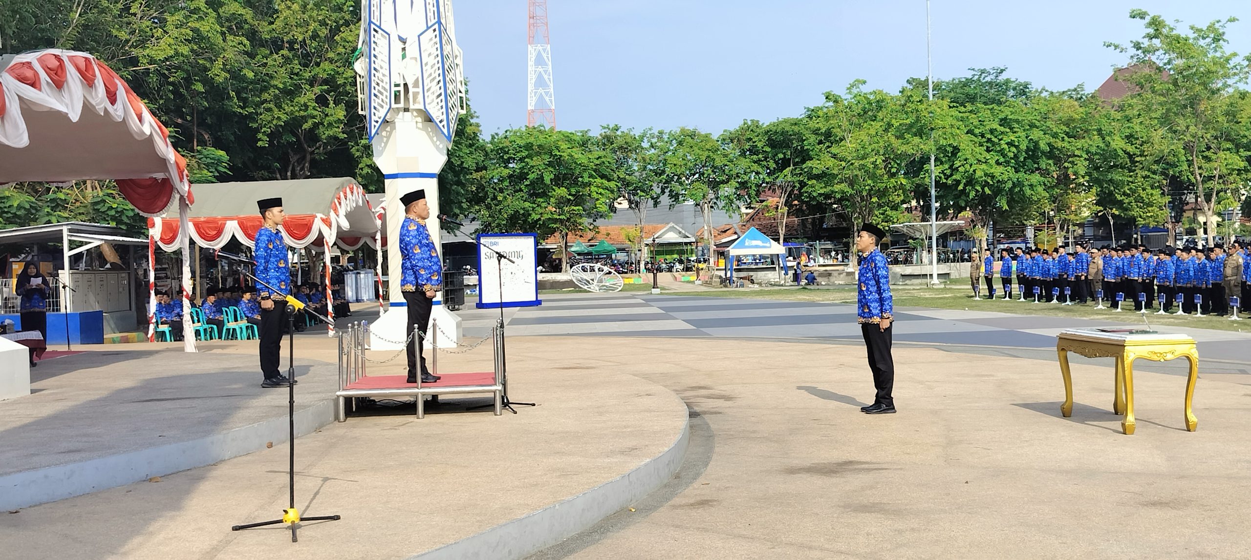 Bupati Sampang Pimpin Apel Peringatan HUT Korpri Ke-52 Dan HUT PGRI Ke-78