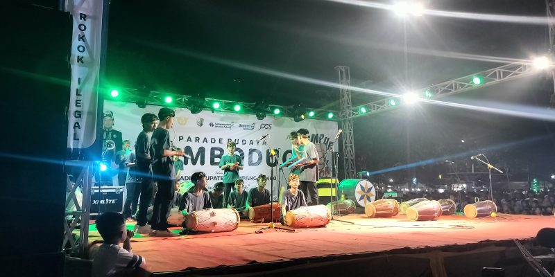 Parade Budaya Daul Combedug Meriahkan Hari Jadi Kabupaten Sampang Yang Ke-400 Tahun