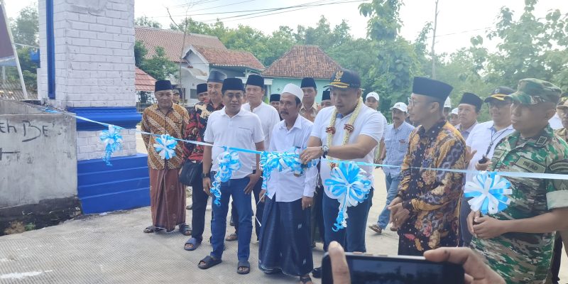Bupati Sampang H. Slamet Junaidi Resmikan Jalan Rabat Beton di Desa Banjar
