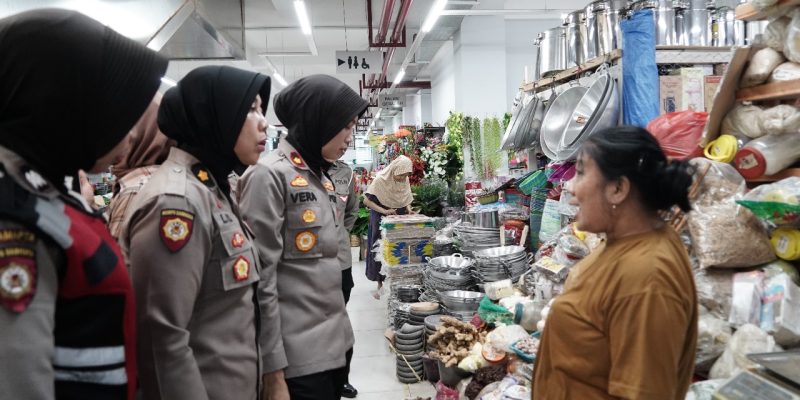 Jelang Nataru Polres Ponorogo Kunjungi Pasar Cek Persediaan dan Harga Bahan Pokok