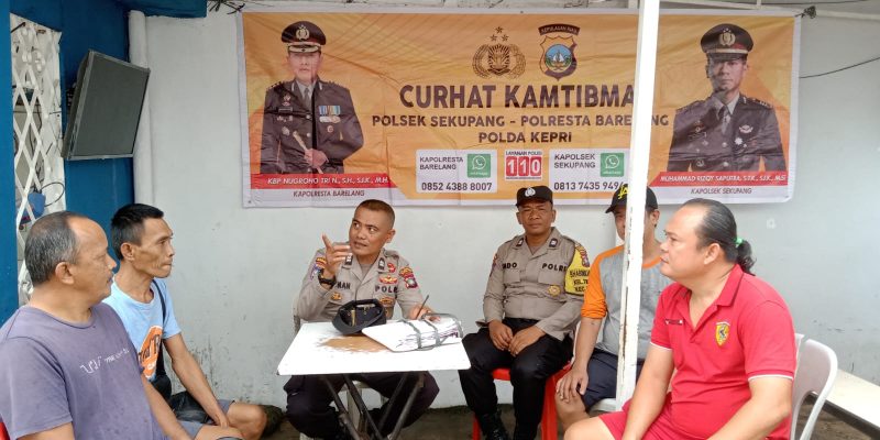 Jaga Harkamtibmas, Polsek Sekupang Gelar Jum’at Curhat di Pasar Ciptapuri-Tiban