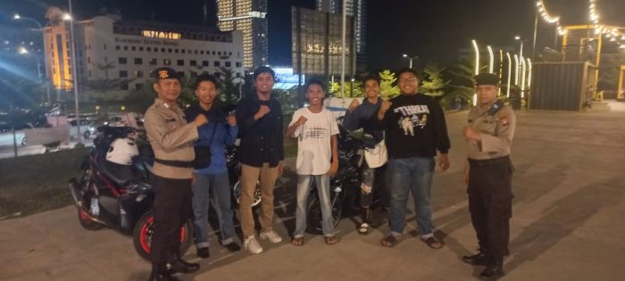 Patroli Polsek Lubuk Baja Sampaikan Himbauan Kamtibmas Kepada Masyarakat