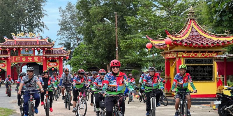 Rumkital Dr. Midiyato Suratani Gowes Persahabatan Bersama Klub Gowes Koseindo