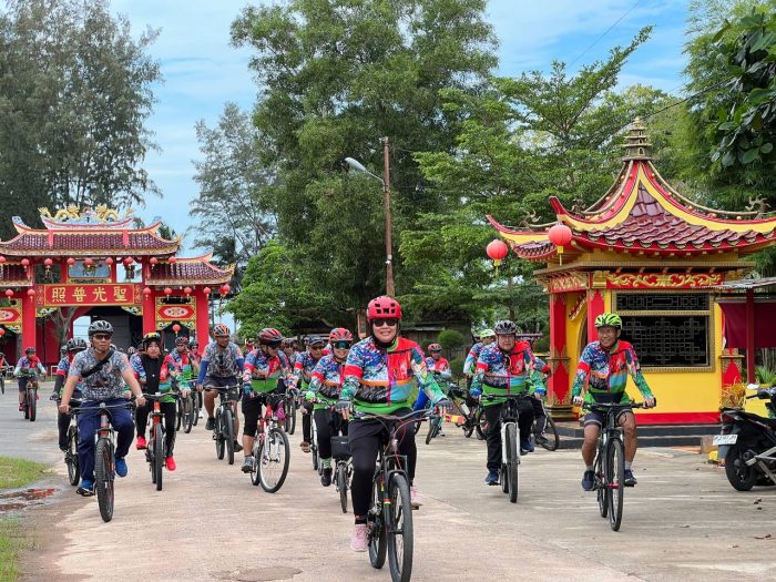 Rumkital Dr. Midiyato Suratani Gowes Persahabatan Bersama Klub Gowes Koseindo