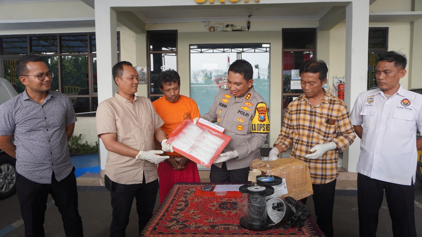 Satresnarkoba Polres Bangkalan Bekuk Kurirn1Kg Sabu Jaringan Luar Pulau