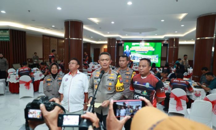 Kapolda Jatim Berangkatkan Tim Putra Putri Kejurnas Bola Voli Junior 2023