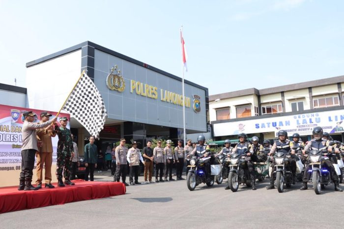 Polres Lamongan Membagikan1000 Paket Bantuan Sosial Untuk Meringankan Beban Warga Lamongan
