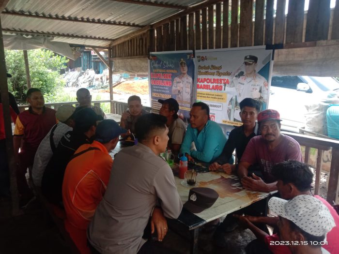 Jum’at Curhat, Kapolsek Sagulung: Kita akan Memerintahkan Seluruh Jajaran Berkoordinasi dengan Perangkat RT/RW