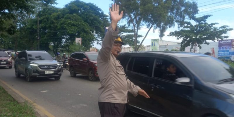 Antisipasi Kemacetan Personil Polsek Sagulung Gelar Strong Poin Di Persimpangan Jalan