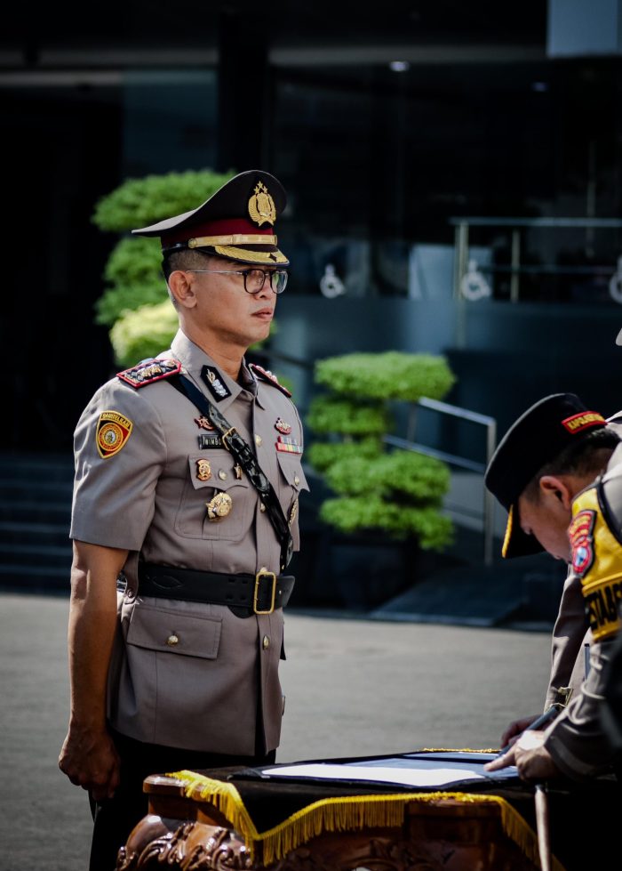 Upacara Serah Terima Jabatan Wakapolrestabes Surabaya, Kapolsek Jajaran dan Pelantikan Kasat Resnarkoba Polrestabes Surabaya