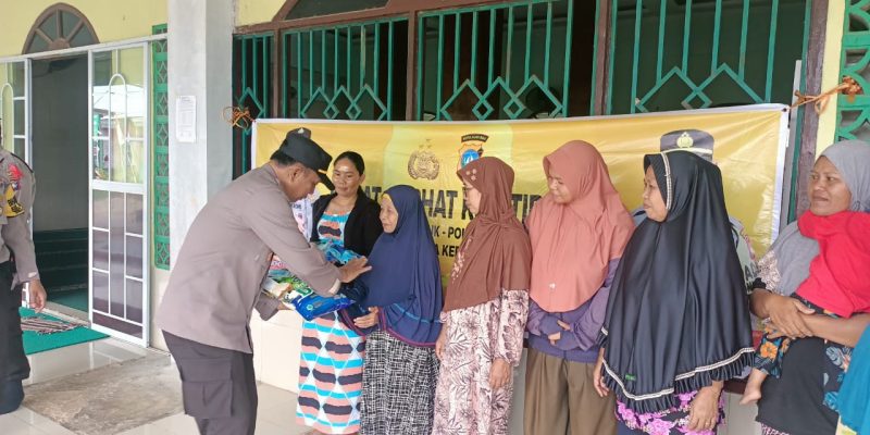 Jum’at Curhat, Polsek Sei Beduk Gelar Pembagian Bansos dan Kamtibmas di Masjid Baitul Mutaqin