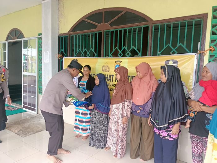 Jum’at Curhat, Polsek Sei Beduk Gelar Pembagian Bansos dan Kamtibmas di Masjid Baitul Mutaqin