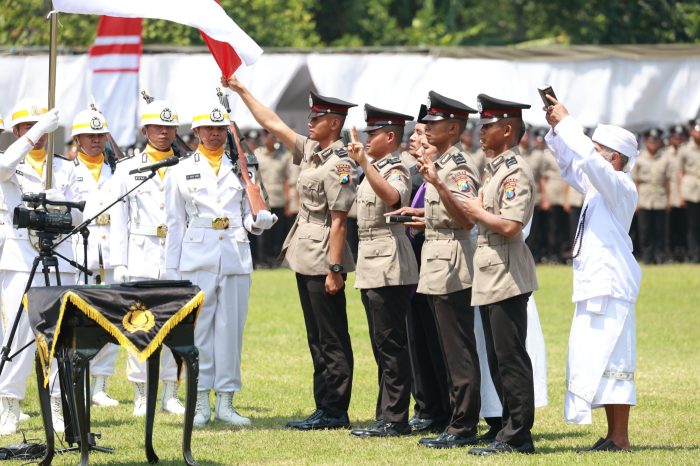 Jelang Pemilu 2024, Kapolda Jatim Lantik  841 Bintara Polri