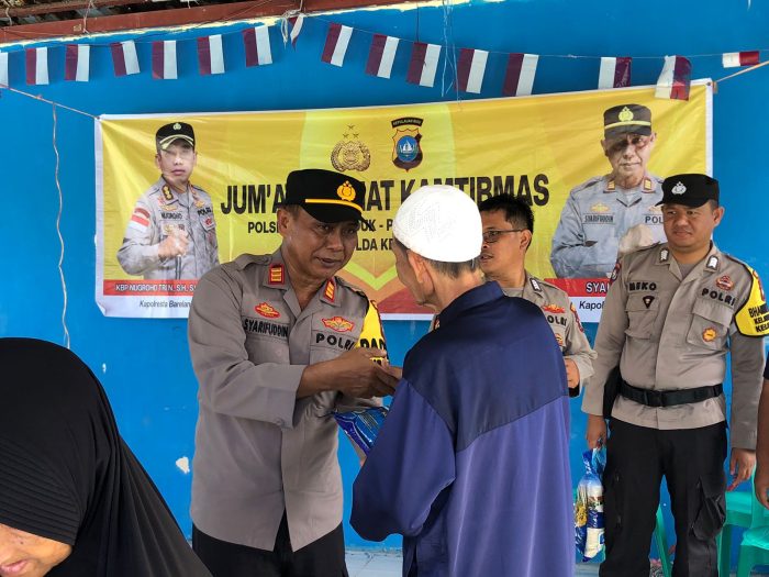Giat Jum’at Curhat Polsek Sei Beduk Gelar Pembagian Bansos Kepada Masyarakat Perumnas Duriangkang Batam