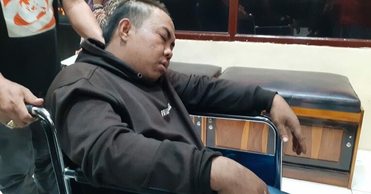 Korban Pengeroyokan Brutal Oleh Masa, Minta Keadilan di Polres Lumajang