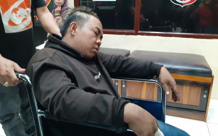 Korban Pengeroyokan Brutal Oleh Masa, Minta Keadilan di Polres Lumajang