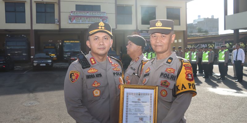Sejumlah Personel Berprestasi Dalam Acara Pretisius Mendapat Penghargaan Langsung Dari Kapolres Lubuklinggau